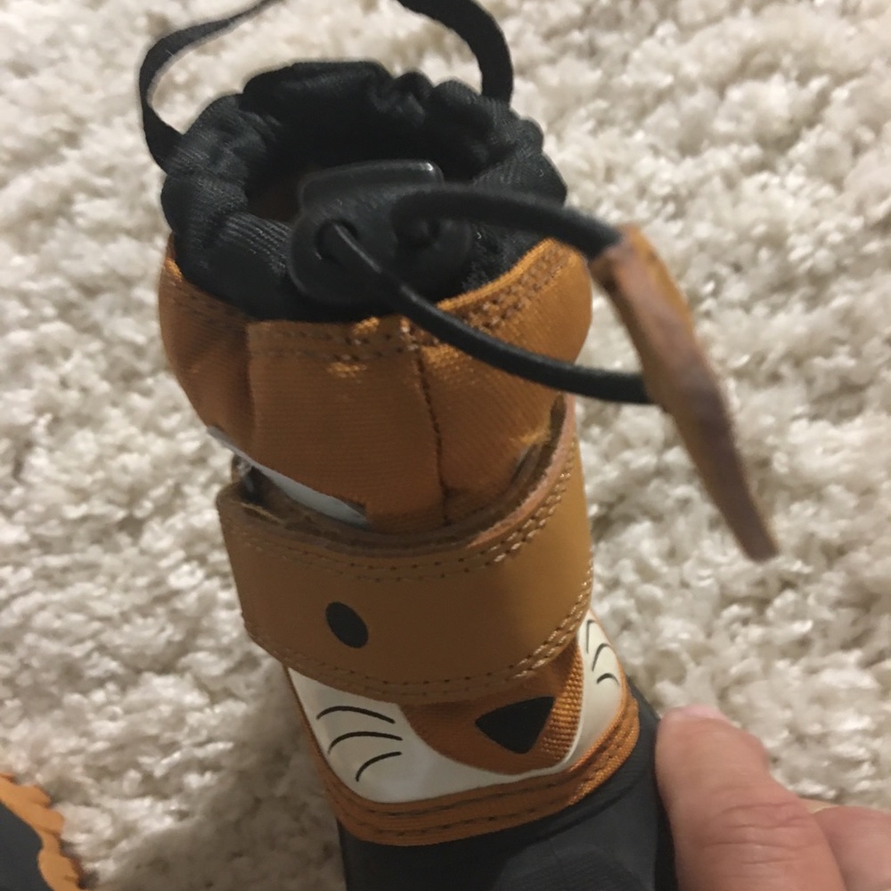 Boots - Picture 3 of 4